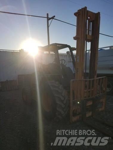 CASE 586H Masini de teren dificil