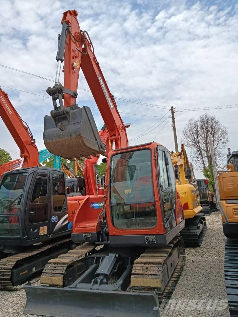 Doosan DX 75 Excavatoare pe șenile
