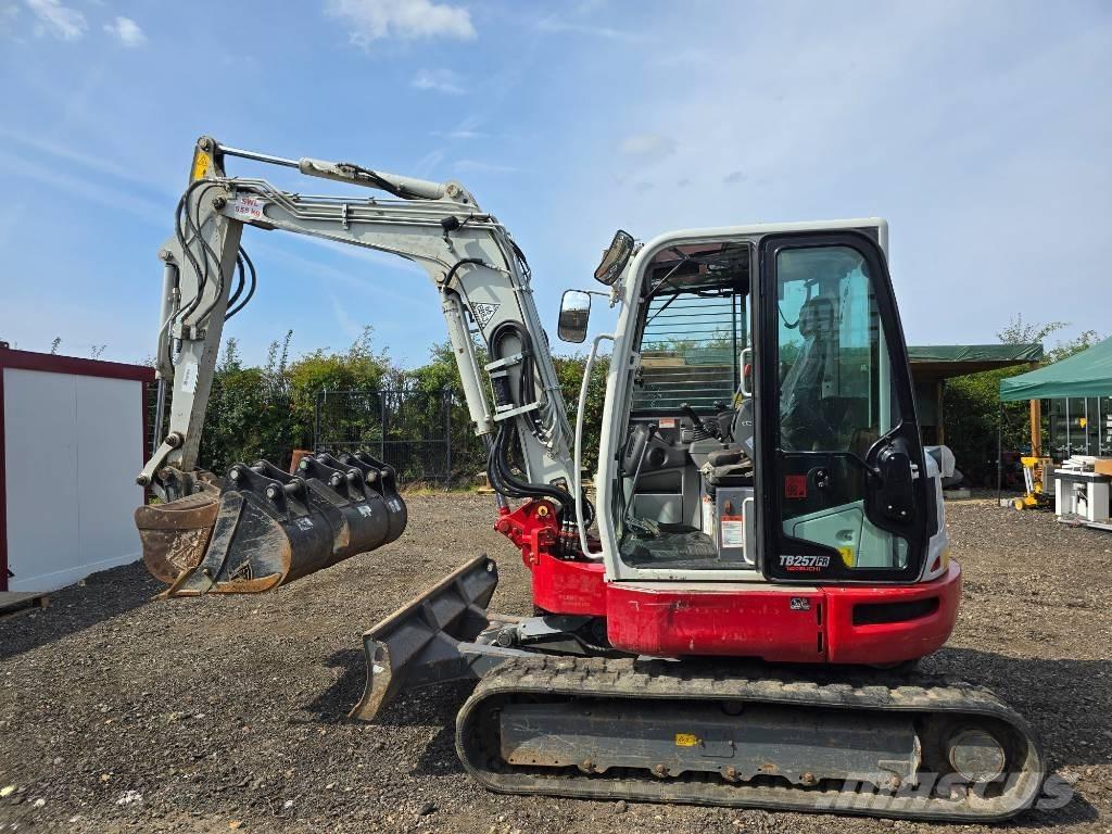 Takeuchi TB 257 FR Mini excavatoare < 7t