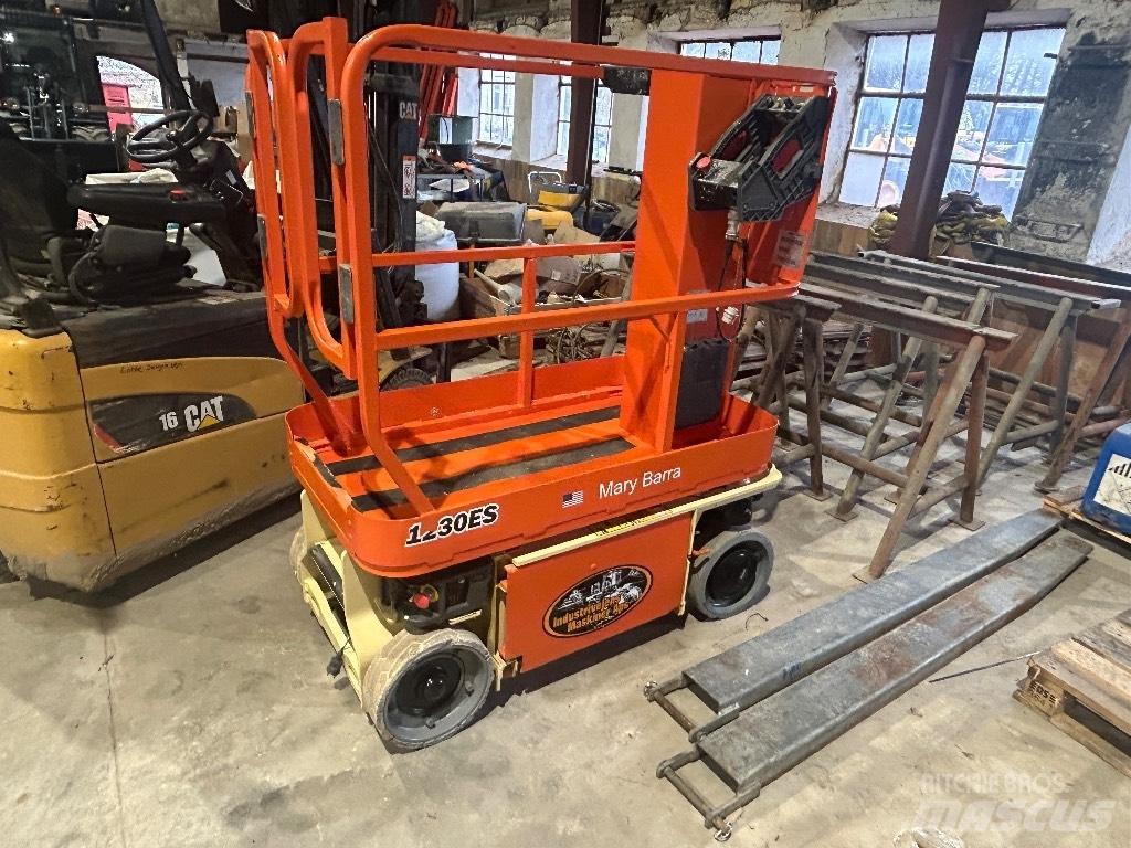 JLG 1230 ES Ascensoare verticale catarg