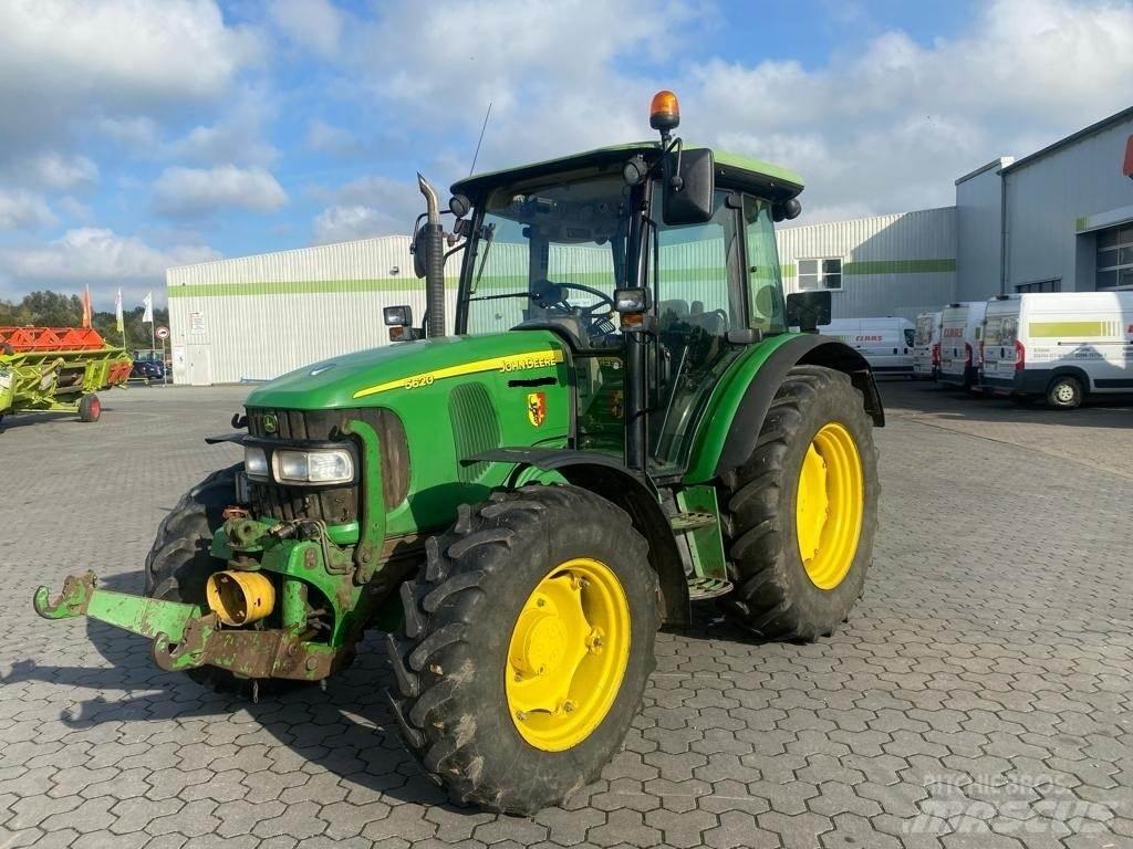 John Deere 5620 Tractoare