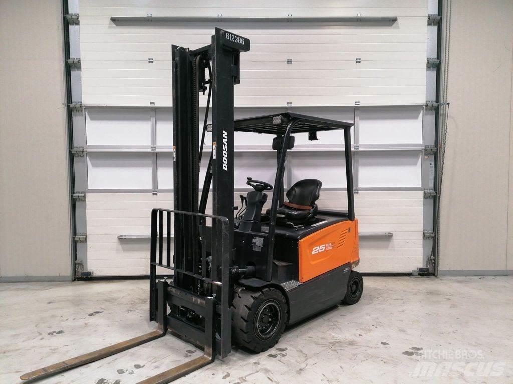 Doosan B25X-7 Stivuitor electric