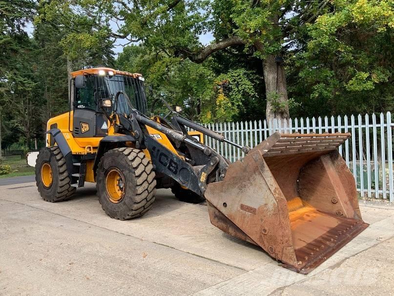 JCB 437 HT Incarcator pe pneuri