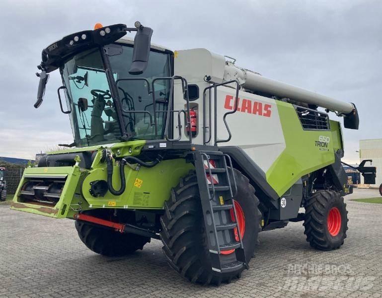 CLAAS TRION 650 Combine de secerat