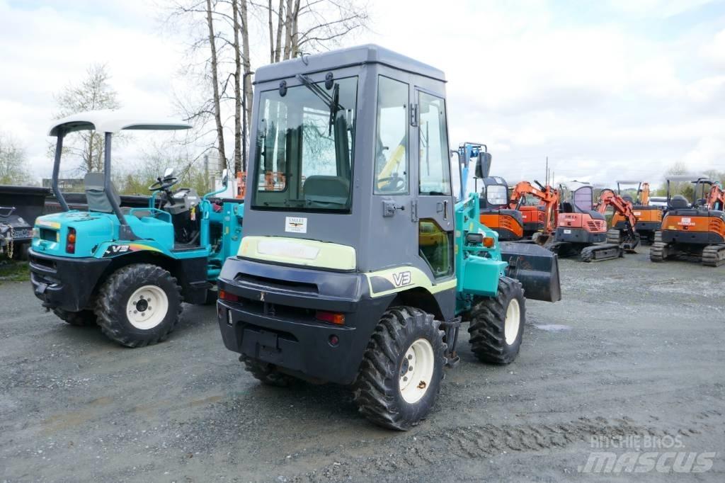 Yanmar V3-5B Incarcator pe pneuri