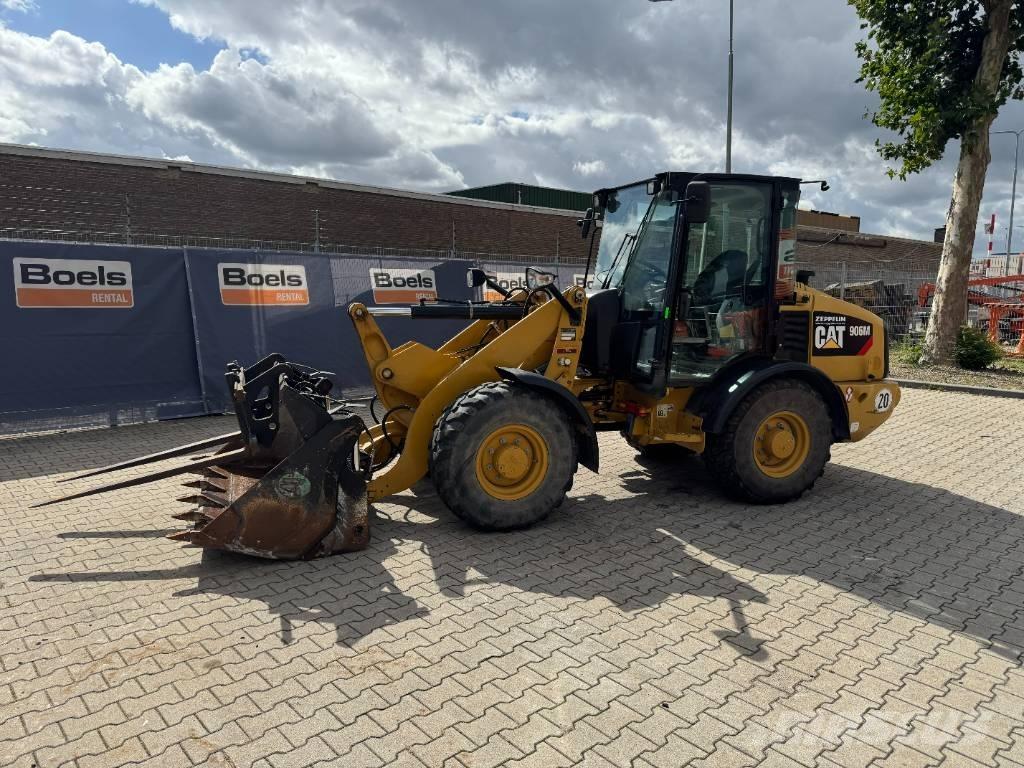 CAT 906M Incarcator pe pneuri