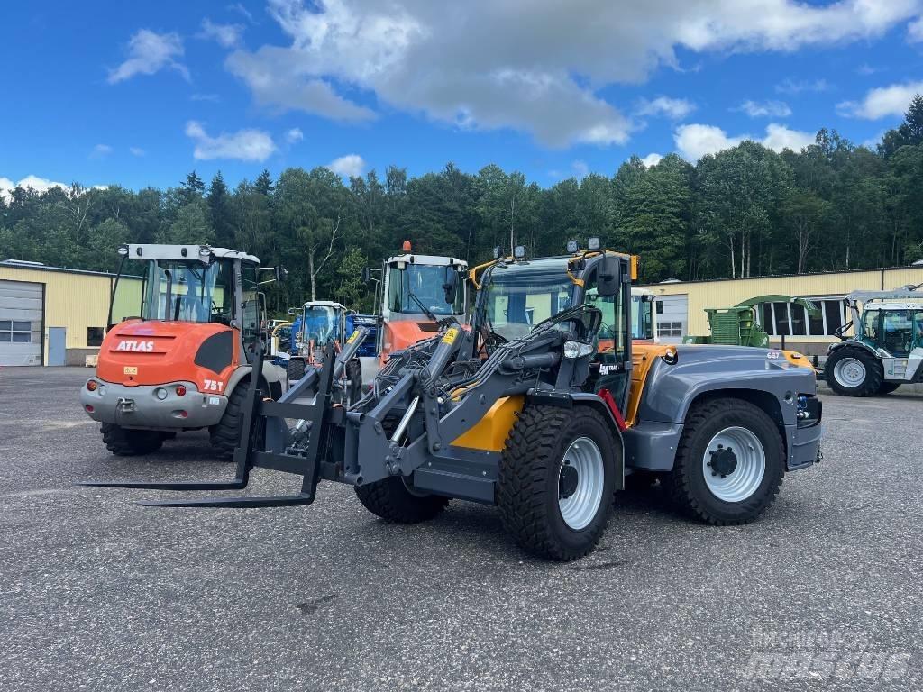 LM Trac 687 Incarcator pe pneuri