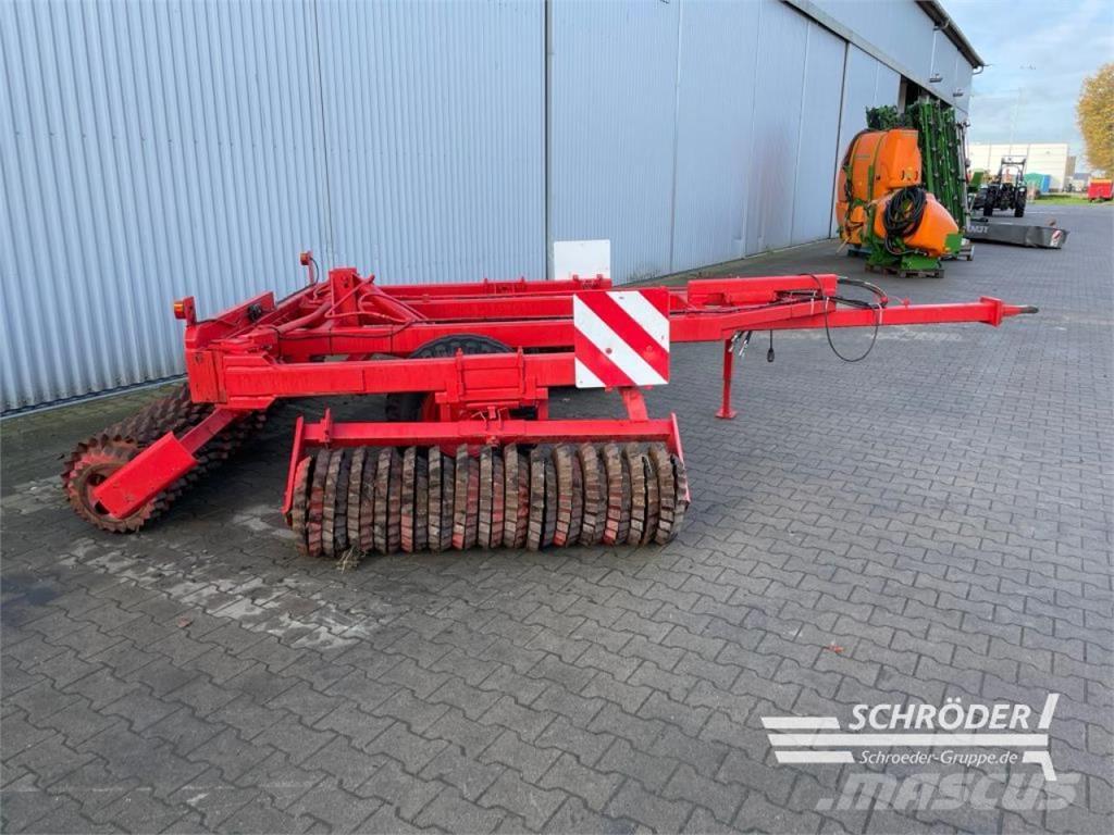  6,00 M WIESENWALZE Alte echipamente pentru nutret