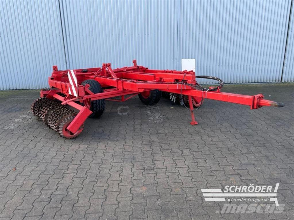  6,00 M WIESENWALZE Alte echipamente pentru nutret