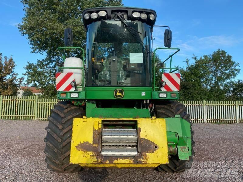 John Deere 7400 Forajere cu autopropulsare