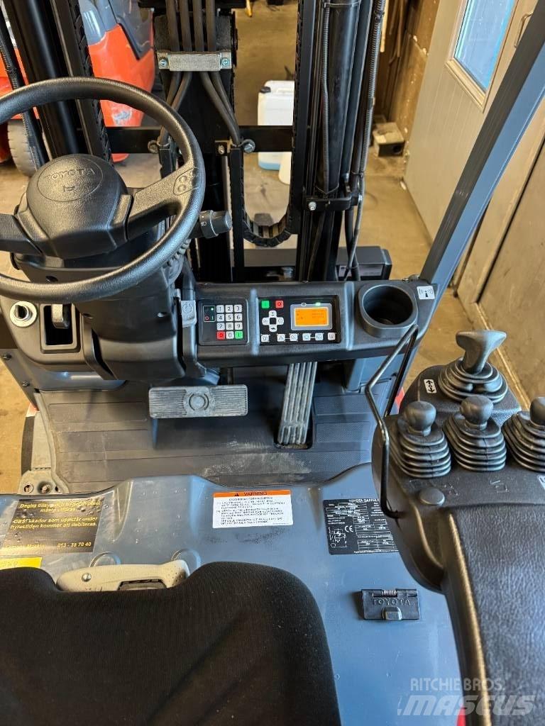 Toyota truck 8FBE15T Stivuitor electric