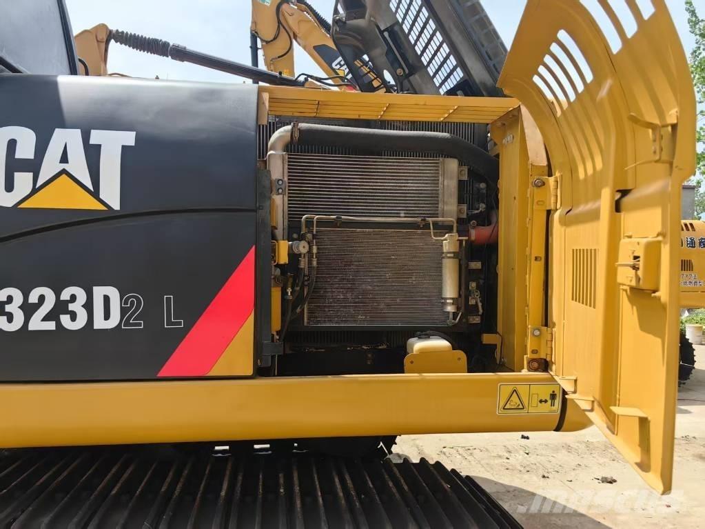 CAT 323 D Excavatoare pe șenile
