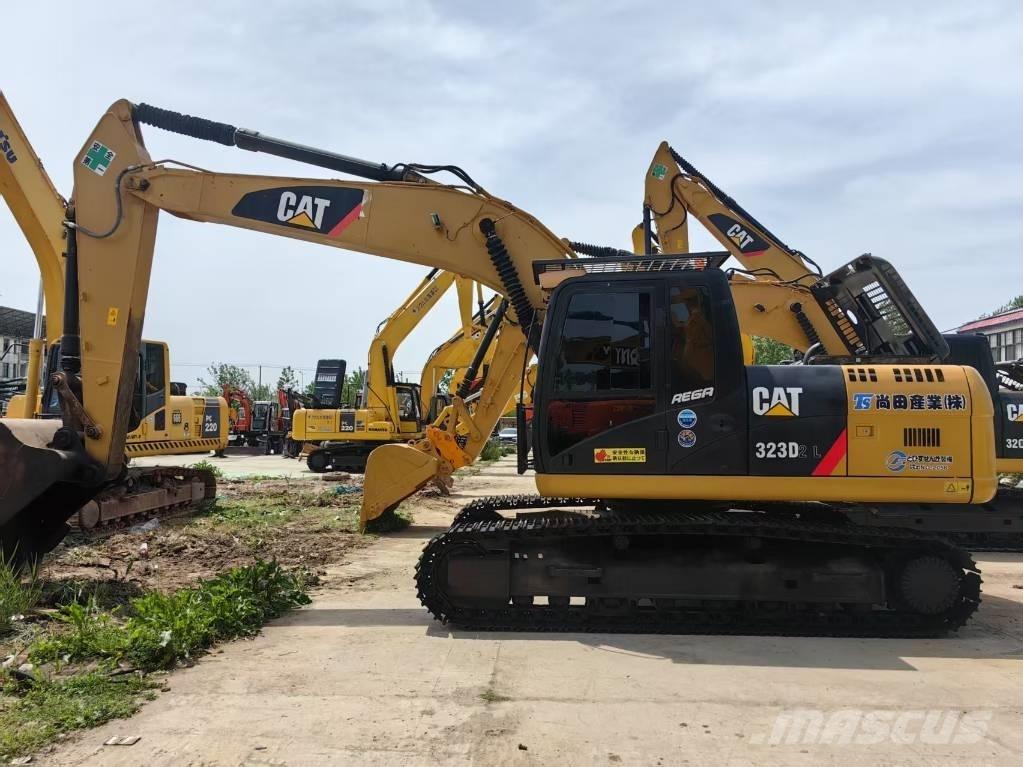 CAT 323 D Excavatoare pe șenile
