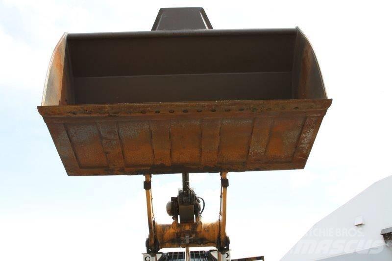 Liebherr L 576 Incarcator pe pneuri