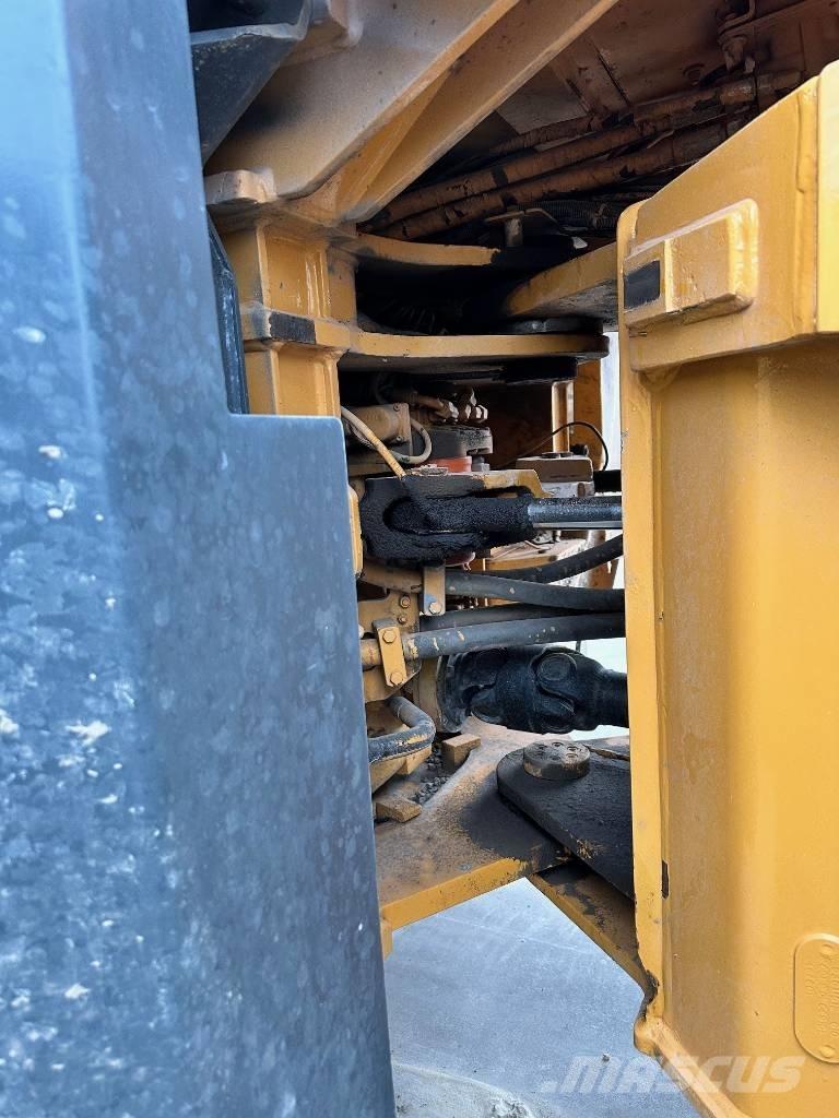 Liebherr L 550 Incarcator pe pneuri