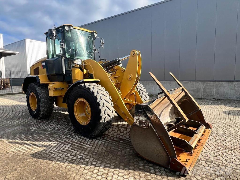 CAT 926M Incarcator pe pneuri