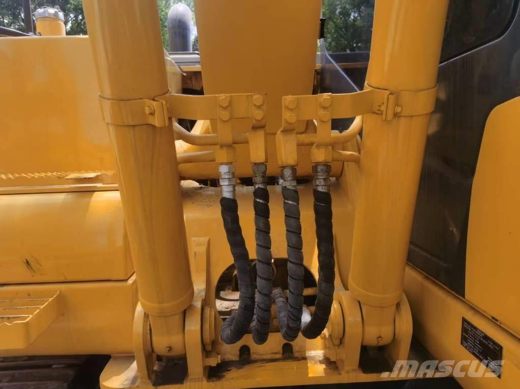 Komatsu PC 130 Excavatoare pe șenile

