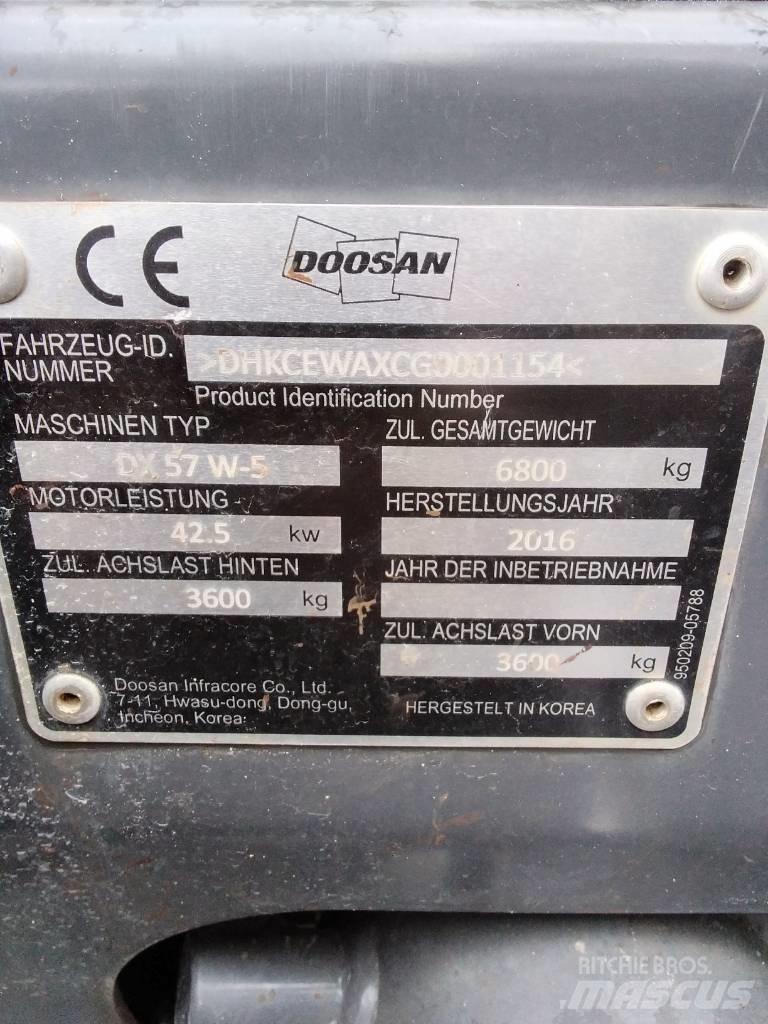 Doosan DX 57 W-5 Excavatoare cu roti