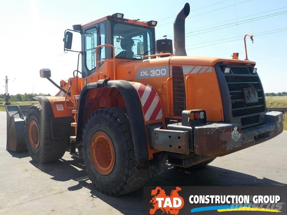 Doosan DL 300 Incarcator pe pneuri