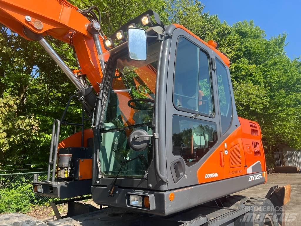 Doosan DX 165 W-5 Excavatoare cu roti