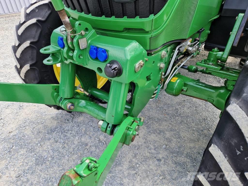 John Deere 6115 R Tractoare