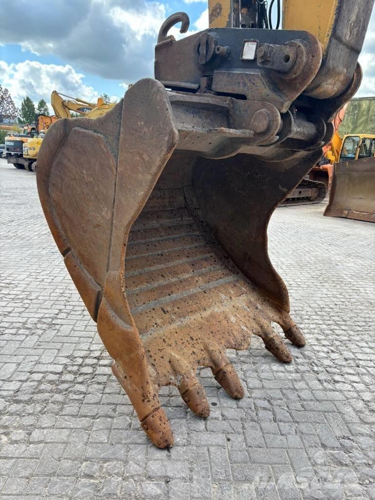 CAT 330 B L Excavatoare pe șenile

