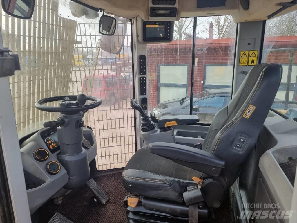 JCB 427 Incarcator pe pneuri