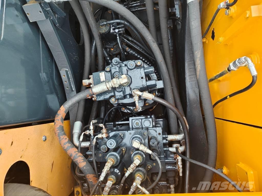 Hyundai R210W-9 Excavatoare cu roti