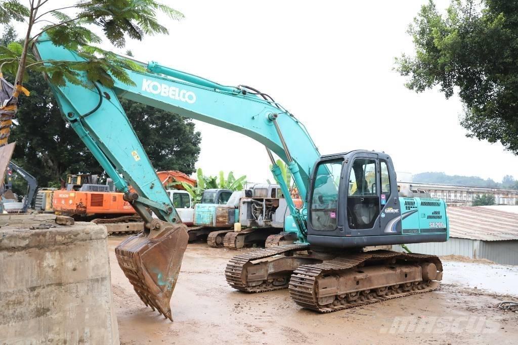 Kobelco SK 200-8 Excavatoare pe șenile
