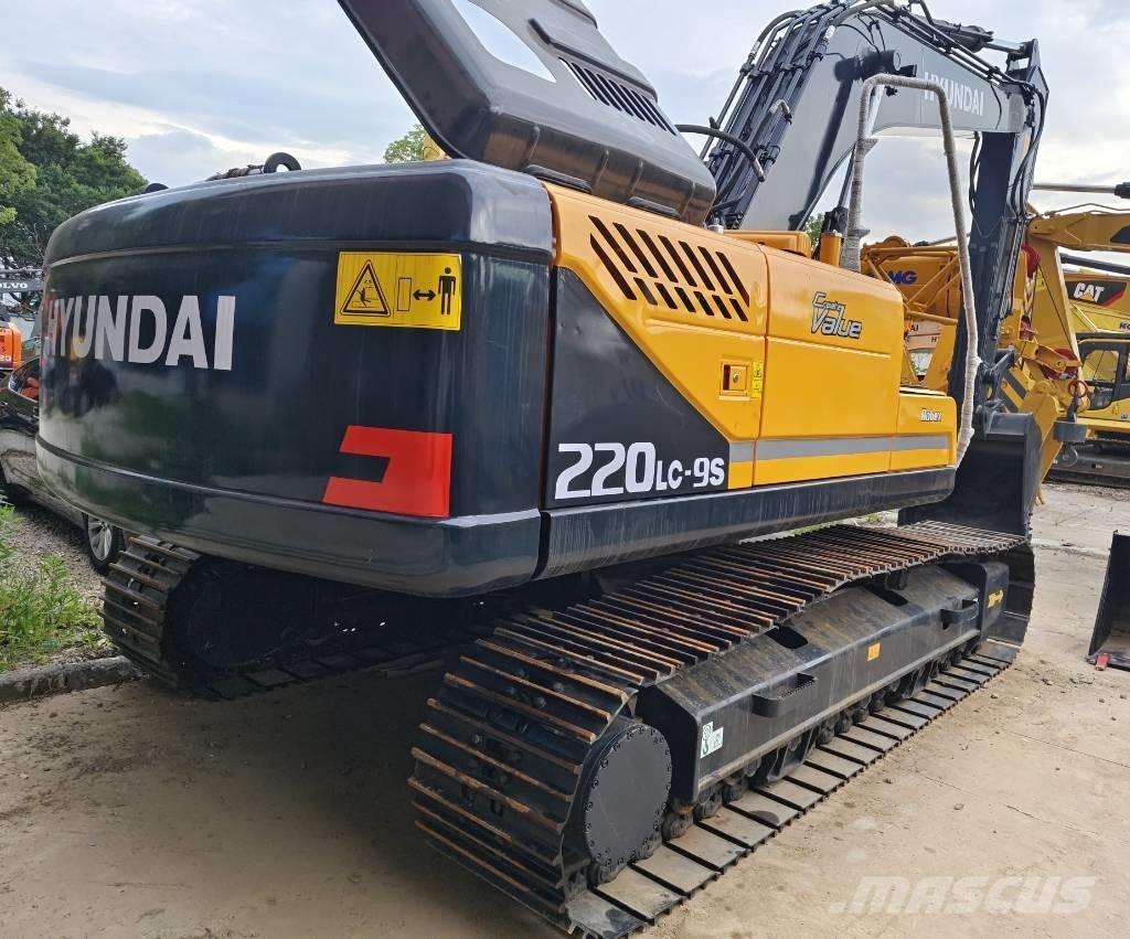 Hyundai R220LC-9S Excavatoare pe șenile
