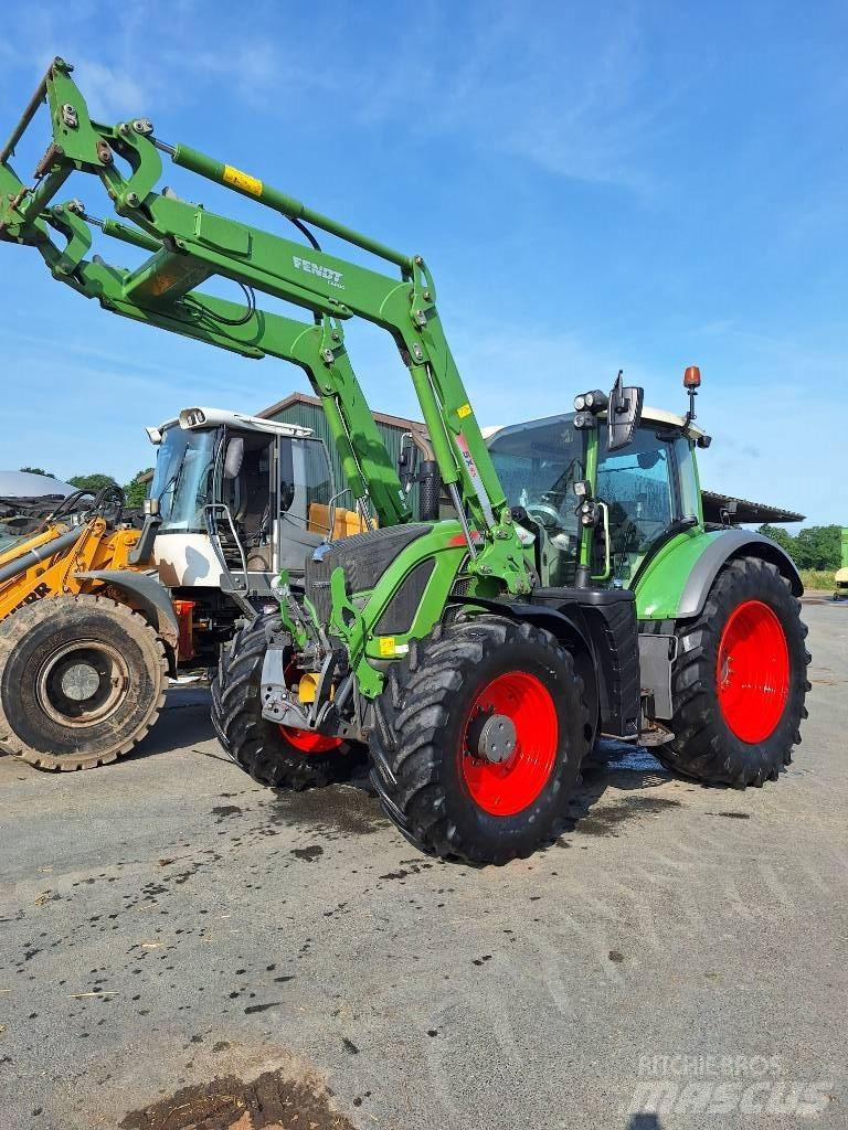 Fendt 718 Vario Tractoare