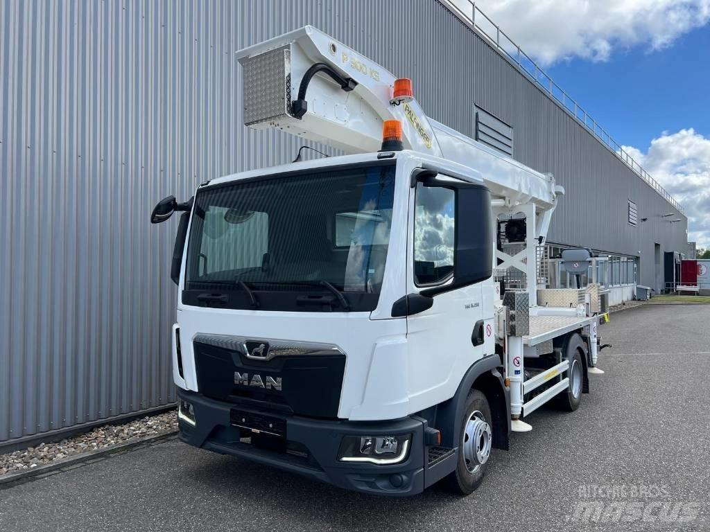Palfinger P 300 KS Platforme aeriene montate pe camion