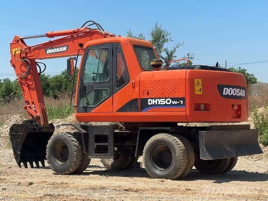 Doosan DH150 W-7 Excavatoare cu roti