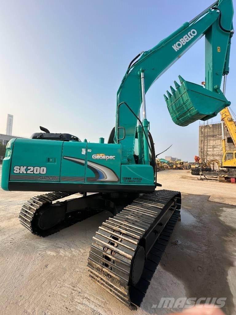 Kobelco SK 200-8 Excavatoare pe șenile
