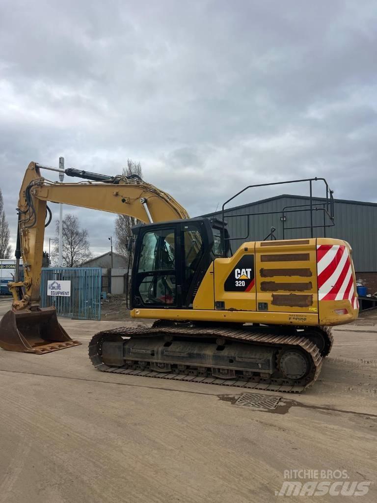 CAT 320 Excavatoare pe șenile
