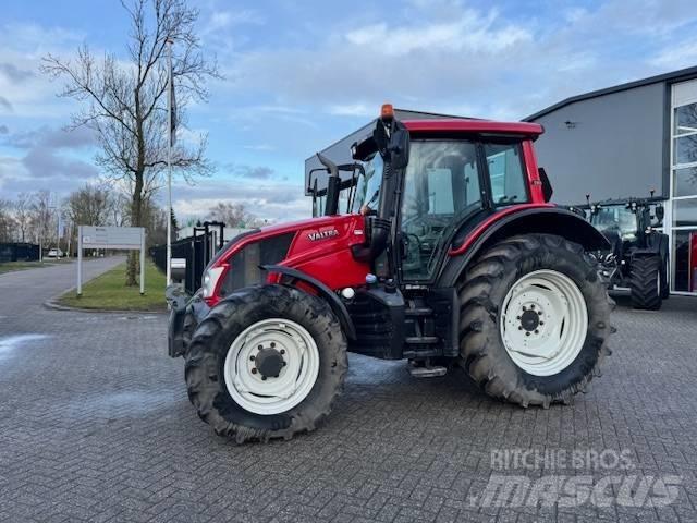 Valtra N123 Hitech5 Tractoare