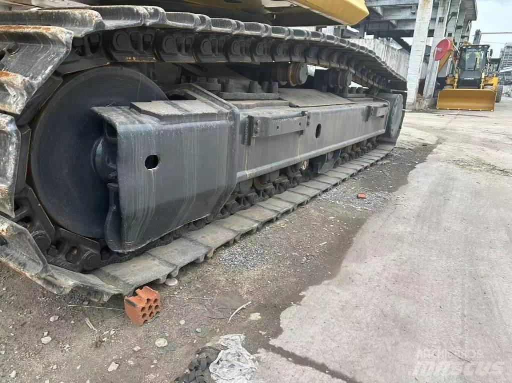 Komatsu PC 450 Excavatoare pe șenile
