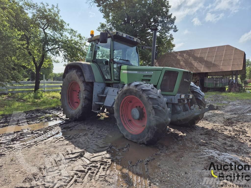 Fendt Favorit 824 Tractoare