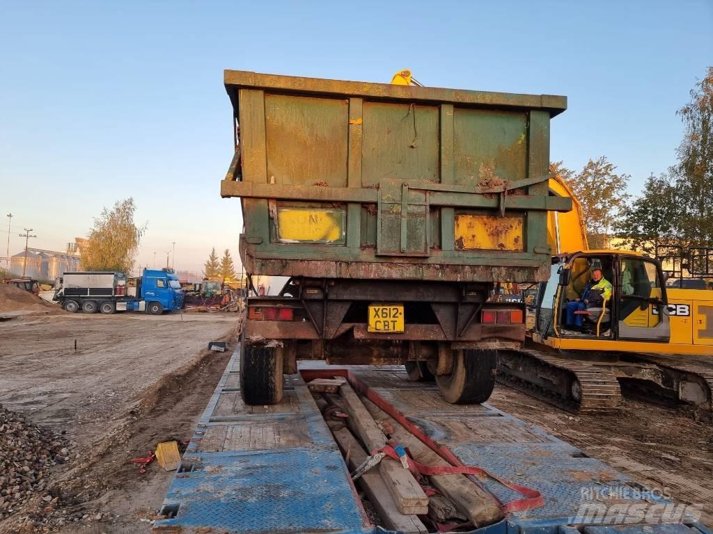 Montracon trailer remorci cu cârlig