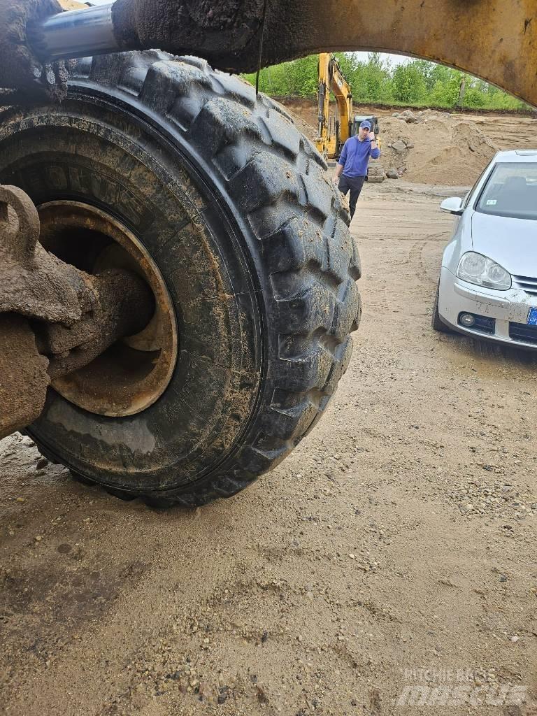 Komatsu WA 470 Incarcator pe pneuri