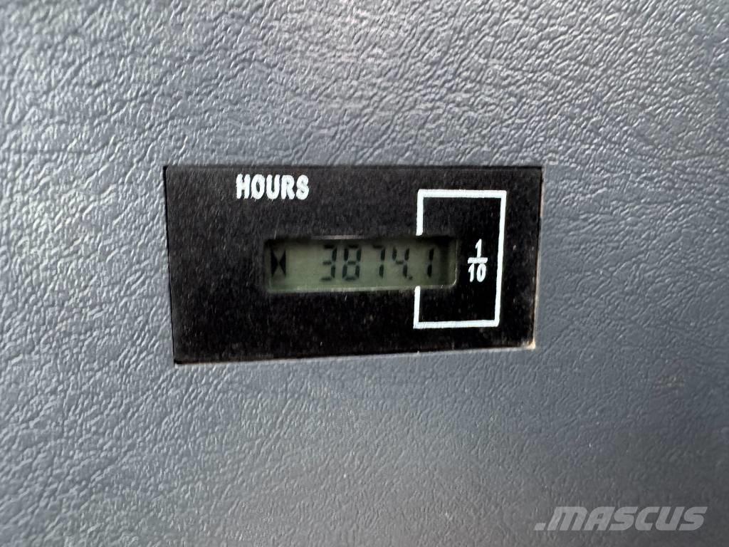 Hyundai HX130LCR Excavatoare pe șenile
