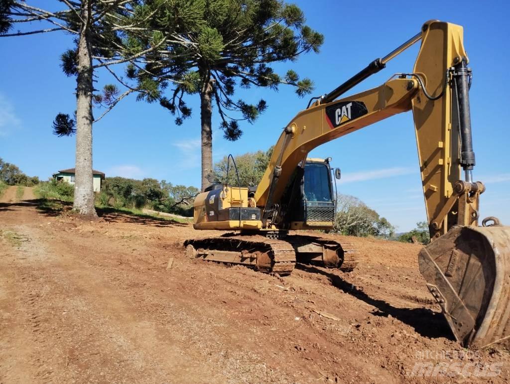 CAT 320D2 Excavatoare pe șenile
