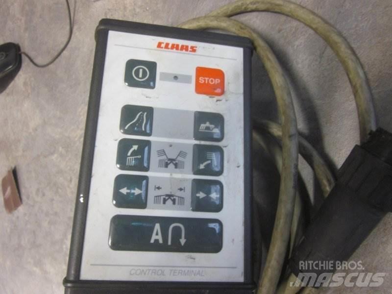 CLAAS LINER 3000 Utilaj de răvăşit fân