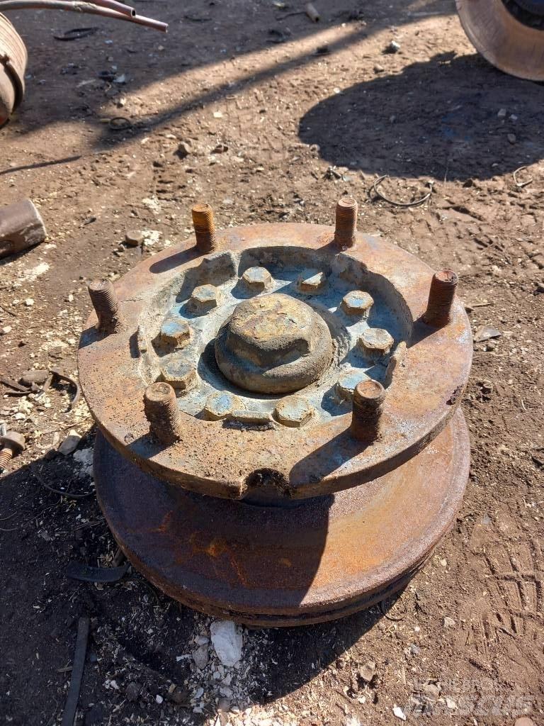 MAN TGX   81443010185 Axe
