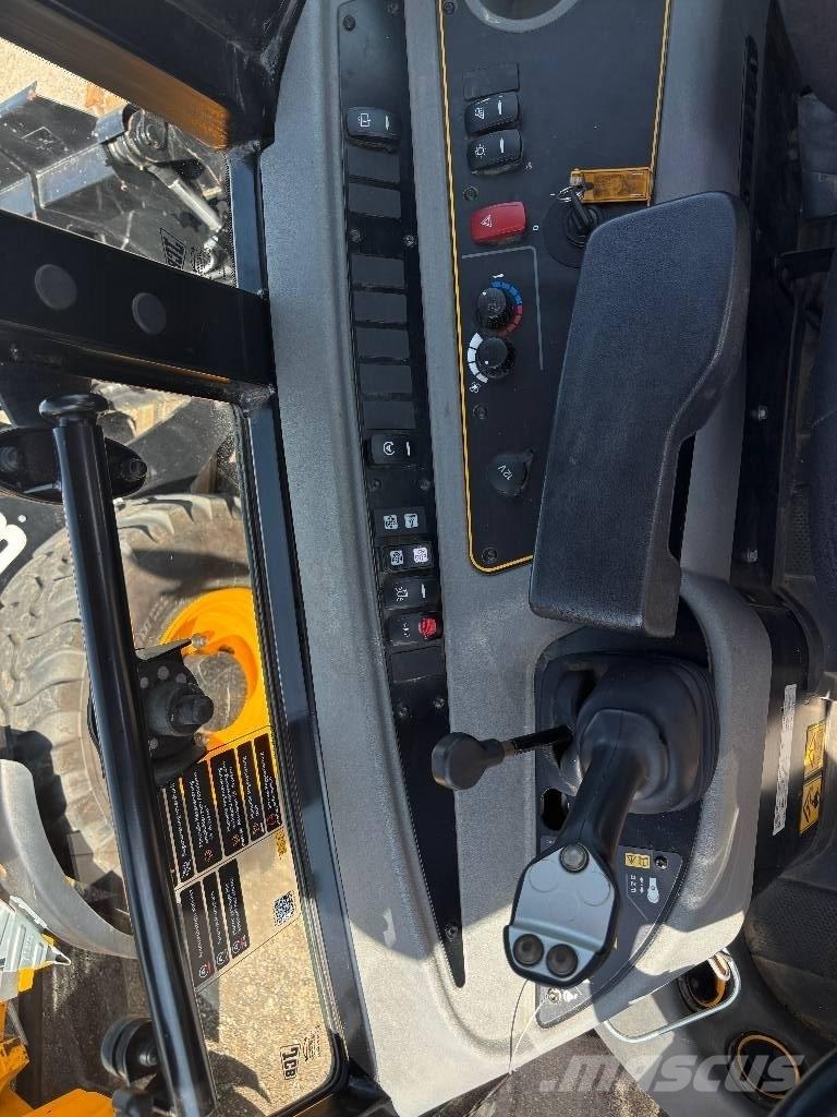 JCB 407 Incarcator pe pneuri