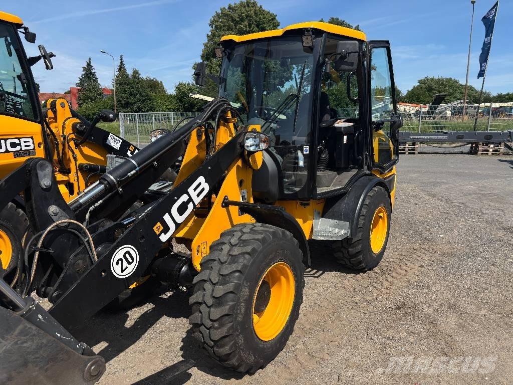 JCB 407 Incarcator pe pneuri