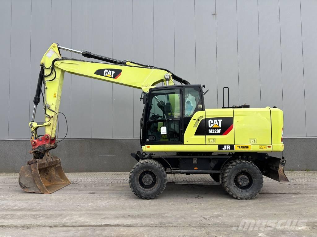CAT M 320 F Excavatoare cu roti