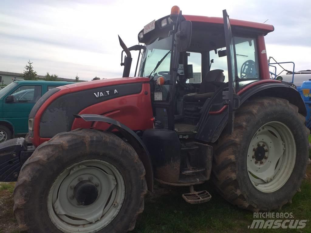 Valtra N121 Tractoare
