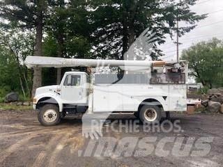 Altec AM855 Platforme aeriene montate pe camion