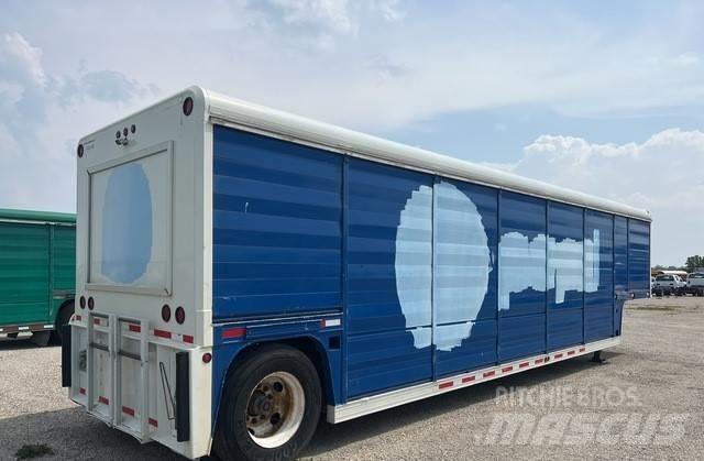 Mickey 16 Bay Remorci transport bauturi